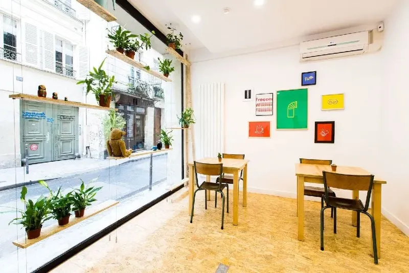 Photo des bureaux de Anticafe Beaubourg : café coworking à Paris 3