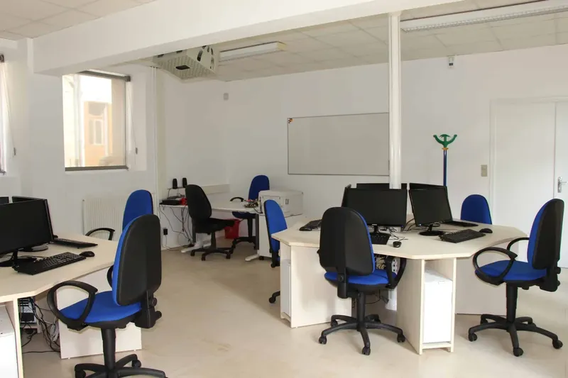 Photo des bureaux de Maison De La Formation Et Du Developpement Economique : centre d'affaires à Clamecy