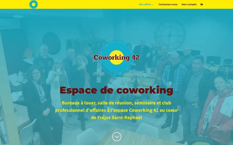 Espace Coworking 42 : Photo de l'espace de coworking situé 375 Avenue Maréchal De Lattre De Tassigny à Fréjus (83000)