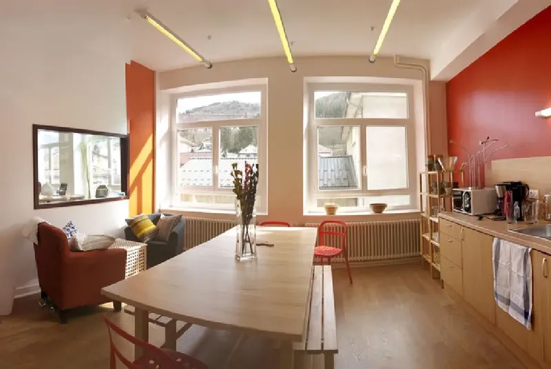 Photo des bureaux de Coworking Le Think Hub : espace de coworking à Paris 11