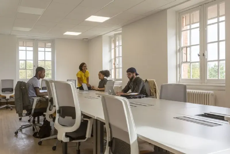 Photo des bureaux de Miksi International Coworking : espace de coworking à Paris 14