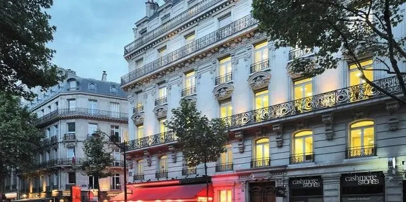 Photo des locaux de Buro Club Paris Champs Elysees : espace de coworking à Paris 6