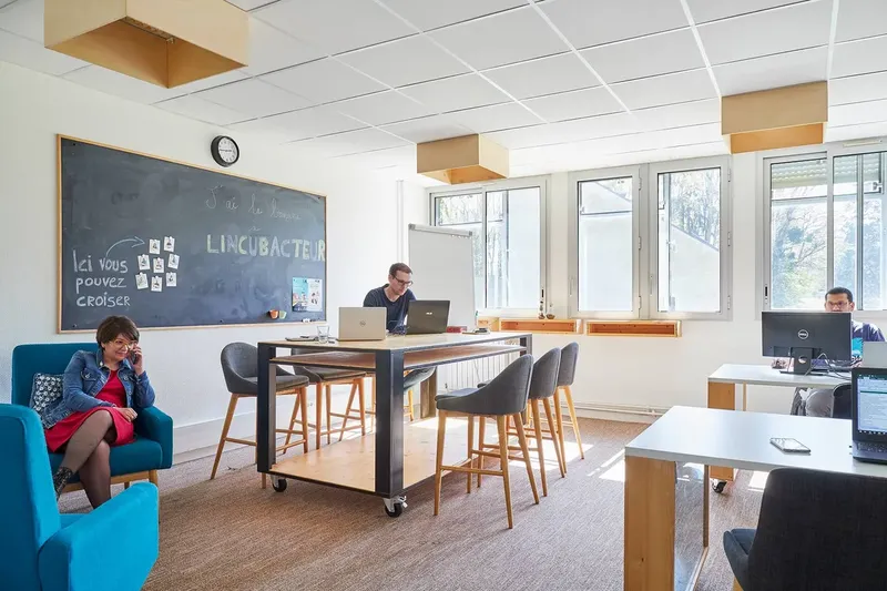 Photo des locaux de L'Incubacteur Estuaire Et Sillon : espace de coworking à Saint Etienne De Montluc Photo des locaux de L'Incubacteur Estuaire Et Sillon : espace de coworking à Saint Etienne De Montluc