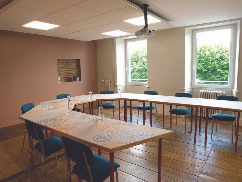 Photo des locaux de L'Ouvre Boites : espace de coworking à Valence En Poitou Photo des locaux de L'Ouvre Boites : espace de coworking à Valence En Poitou