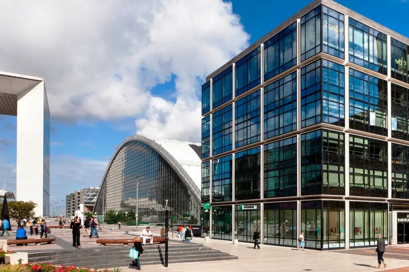 Photo des locaux de Regus Paris La Defense Parvis : espace de coworking à Puteaux