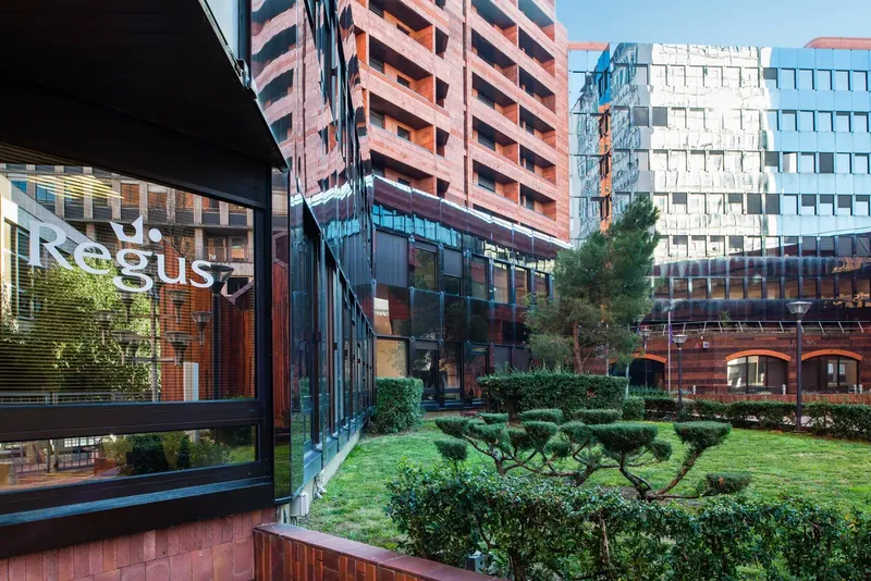 Photo des locaux de Regus Toulouse Jean Jaures : espace de coworking à Toulouse