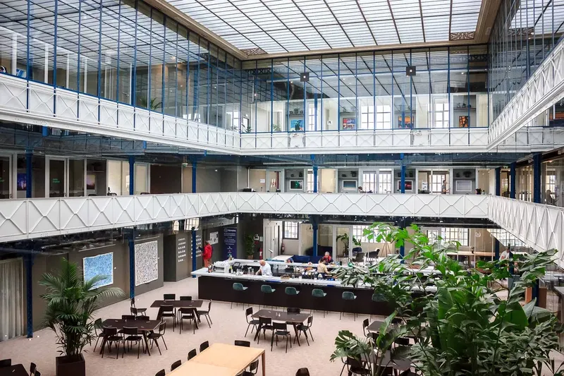 HEMERA HOUSE: espace de coworking à Bordeaux: Photo des locaux, adresse, horaires et tarifs pour réserver un espace de travail HEMERA HOUSE: espace de coworking à Bordeaux: Photo des locaux, adresse, horaires et tarifs pour réserver un espace de travail