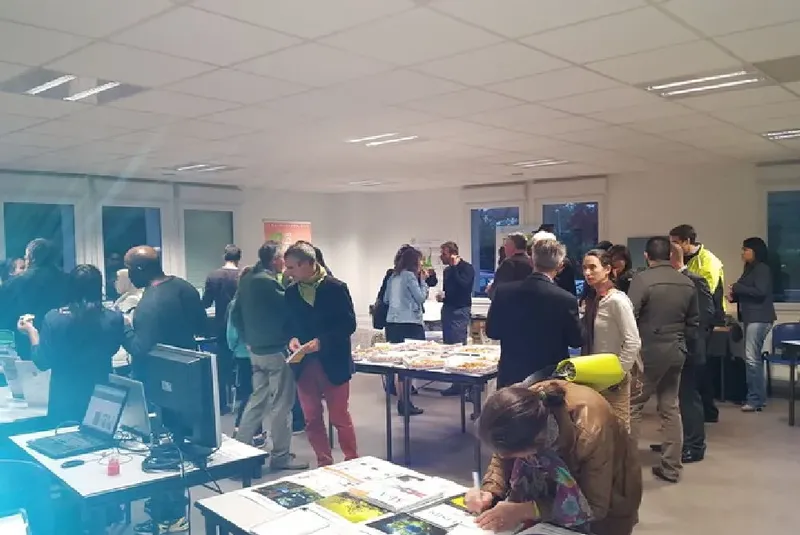 LA COROUTINE LILLE MOLIERE: espace de coworking à Lille: Photo des locaux, adresse, horaires et tarifs pour réserver un espace de travail LA COROUTINE LILLE MOLIERE: espace de coworking à Lille: Photo des locaux, adresse, horaires et tarifs pour réserver un espace de travail