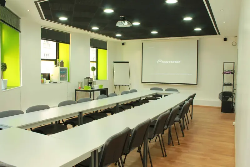 L'HERMITAGE ESPACE NADI: espace de coworking à Tain L'Hermitage: Photo des locaux, adresse, horaires et tarifs pour réserver un espace de travail L'HERMITAGE ESPACE NADI: espace de coworking à Tain L'Hermitage: Photo des locaux, adresse, horaires et tarifs pour réserver un espace de travail