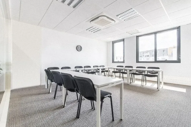 REGUS REIMS CITY CENTRE: espace de coworking à Reims: Photo des locaux, adresse, horaires et tarifs pour réserver un espace de travail REGUS REIMS CITY CENTRE: espace de coworking à Reims: Photo des locaux, adresse, horaires et tarifs pour réserver un espace de travail