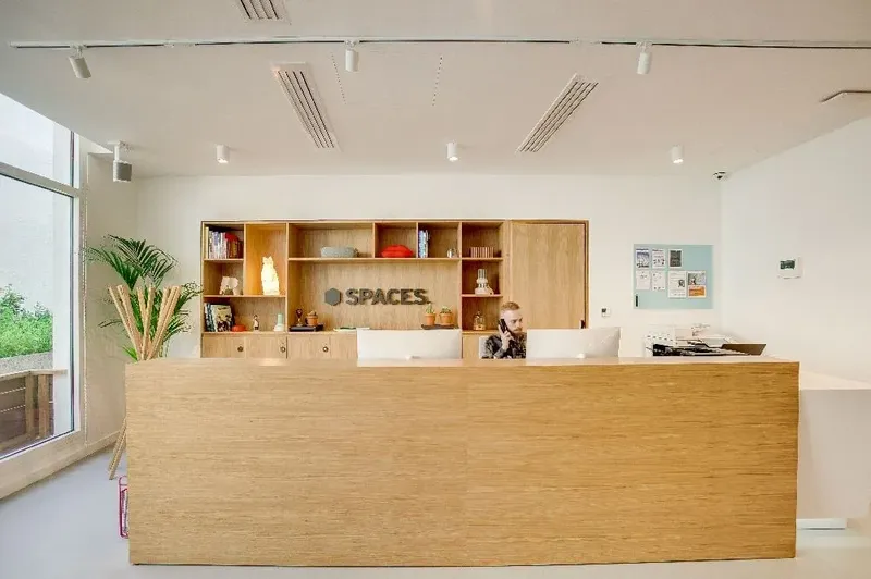 SPACESWORKS REINE: espace de coworking à Boulogne Billancourt: Photo des locaux, adresse, horaires et tarifs pour réserver un espace de travail SPACESWORKS REINE: espace de coworking à Boulogne Billancourt: Photo des locaux, adresse, horaires et tarifs pour réserver un espace de travail