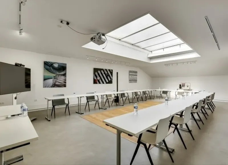 DESKEO PARIS PLACE DES VOSGES: espace de coworking à Paris 4: Photo des locaux, adresse, horaires et tarifs pour réserver un espace de travail DESKEO PARIS PLACE DES VOSGES: espace de coworking à Paris 4: Photo des locaux, adresse, horaires et tarifs pour réserver un espace de travail