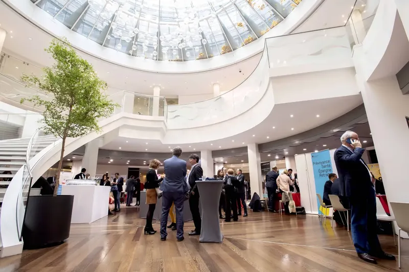 ETOILE BUSINESS CENTER: espace de coworking à Paris 8: Photo des locaux, adresse, horaires et tarifs pour réserver un espace de travail ETOILE BUSINESS CENTER: espace de coworking à Paris 8: Photo des locaux, adresse, horaires et tarifs pour réserver un espace de travail