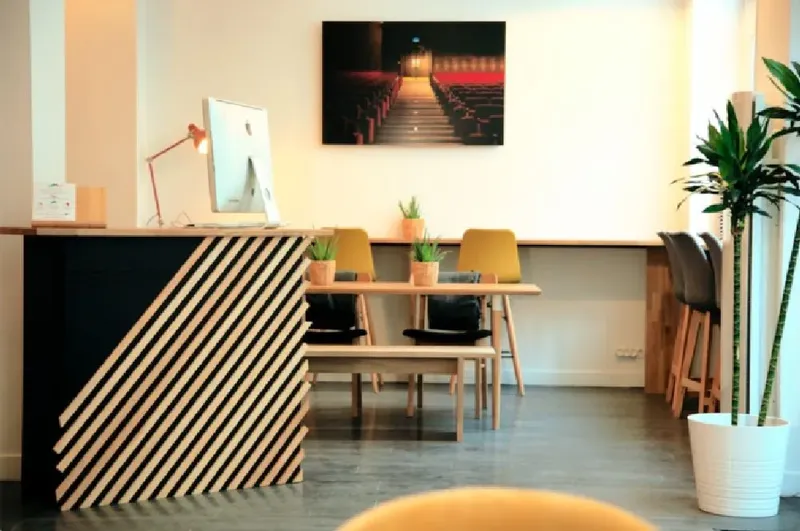 GRAND TOUR ESPACE COWORKING: espace de coworking à Paris 8: Photo des locaux, adresse, horaires et tarifs pour réserver un espace de travail GRAND TOUR ESPACE COWORKING: espace de coworking à Paris 8: Photo des locaux, adresse, horaires et tarifs pour réserver un espace de travail