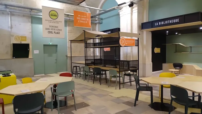 HALLES SOLANID: espace de coworking à Nimes: Photo des locaux, adresse, horaires et tarifs pour réserver un espace de travail HALLES SOLANID: espace de coworking à Nimes: Photo des locaux, adresse, horaires et tarifs pour réserver un espace de travail