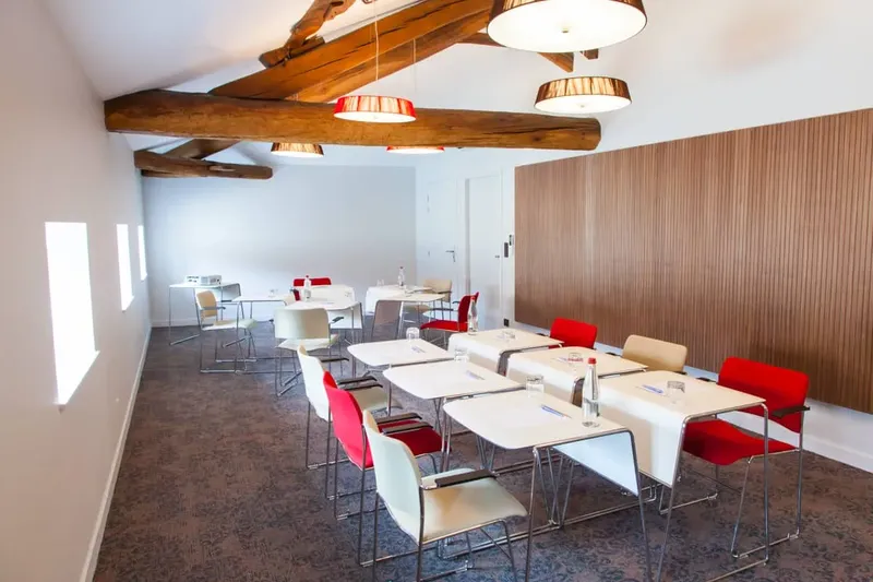 HOTEL BEST WESTERN BOURG EN BRESSE: espace de coworking à Bourg En Bresse: Photo des locaux, adresse, horaires et tarifs pour réserver un espace de travail HOTEL BEST WESTERN BOURG EN BRESSE: espace de coworking à Bourg En Bresse: Photo des locaux, adresse, horaires et tarifs pour réserver un espace de travail
