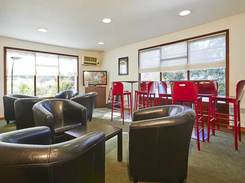 HOTEL CAMPANILE AIX EN PROVENCE EST MEYREUIL: espace de coworking à Meyreuil: Photo des locaux, adresse, horaires et tarifs pour réserver un espace de travail HOTEL CAMPANILE AIX EN PROVENCE EST MEYREUIL: espace de coworking à Meyreuil: Photo des locaux, adresse, horaires et tarifs pour réserver un espace de travail