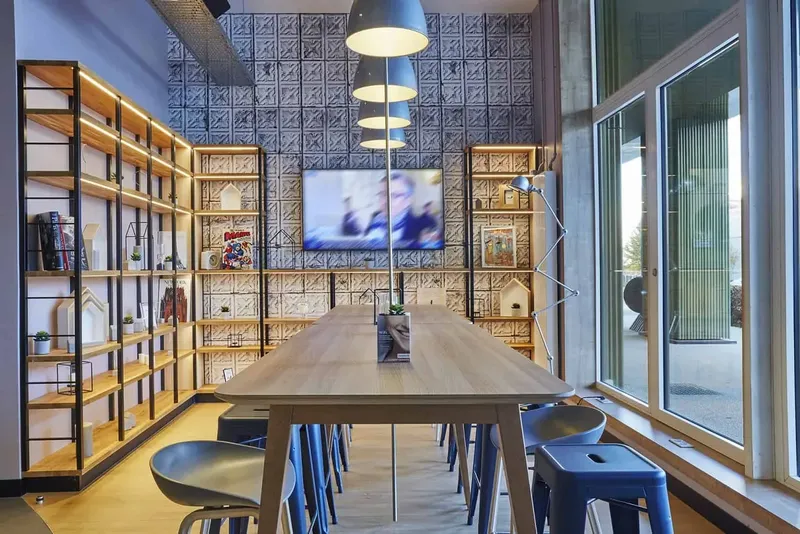 HOTEL CAMPANILE PARIS SACLAY: espace de coworking à Gif Sur Yvette: Photo des locaux, adresse, horaires et tarifs pour réserver un espace de travail HOTEL CAMPANILE PARIS SACLAY: espace de coworking à Gif Sur Yvette: Photo des locaux, adresse, horaires et tarifs pour réserver un espace de travail