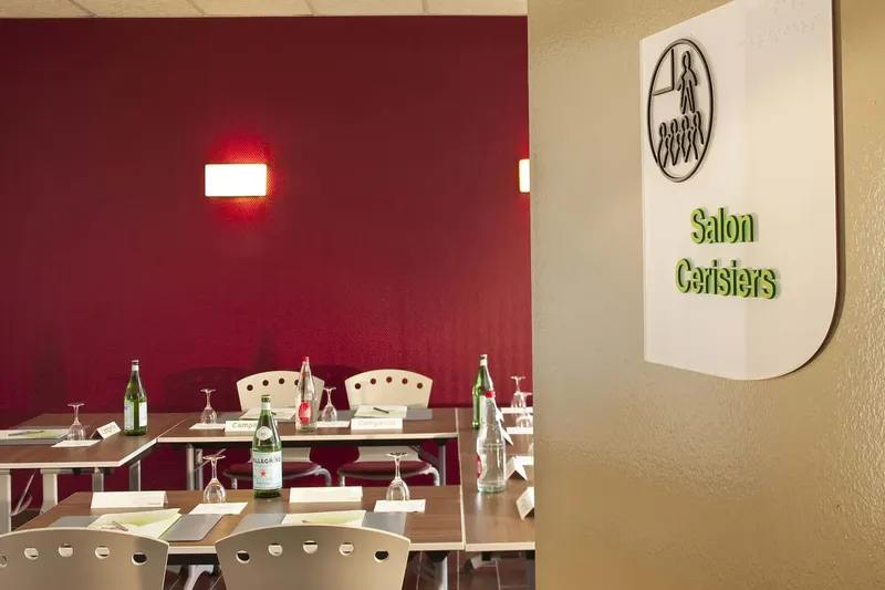 HOTEL CAMPANILE RIVESALTES: espace de coworking à Rivesaltes: Photo des locaux, adresse, horaires et tarifs pour réserver un espace de travail HOTEL CAMPANILE RIVESALTES: espace de coworking à Rivesaltes: Photo des locaux, adresse, horaires et tarifs pour réserver un espace de travail