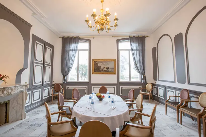 HOTEL LE CERCLE: espace de coworking à Cherbourg Octeville: Photo des locaux, adresse, horaires et tarifs pour réserver un espace de travail HOTEL LE CERCLE: espace de coworking à Cherbourg Octeville: Photo des locaux, adresse, horaires et tarifs pour réserver un espace de travail