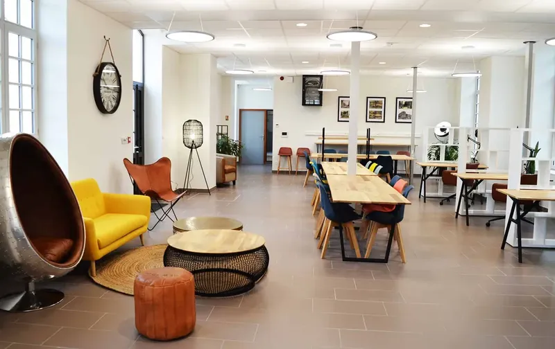 L'ARSENAL: espace de coworking à Senlis: Photo des locaux, adresse, horaires et tarifs pour réserver un espace de travail L'ARSENAL: espace de coworking à Senlis: Photo des locaux, adresse, horaires et tarifs pour réserver un espace de travail