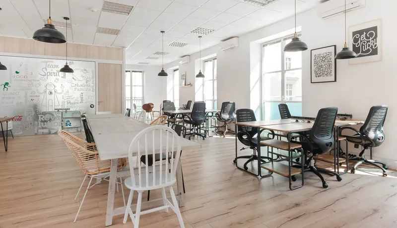 LE HUB COWORKING TOURS: espace de coworking à Tours: Photo des locaux, adresse, horaires et tarifs pour réserver un espace de travail LE HUB COWORKING TOURS: espace de coworking à Tours: Photo des locaux, adresse, horaires et tarifs pour réserver un espace de travail