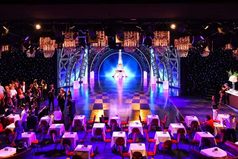 LIDO DE PARIS: lieu événementiel à Paris 8: Photo des locaux, adresse, horaires et tarifs pour réserver un espace de travail LIDO DE PARIS: lieu événementiel à Paris 8: Photo des locaux, adresse, horaires et tarifs pour réserver un espace de travail