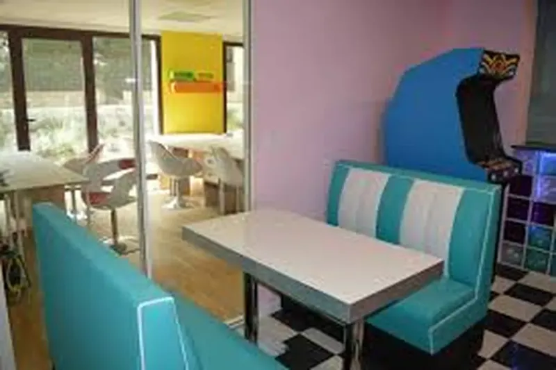 NEOFID TECHNOLOGY COWORKING: espace de coworking à Manosque: Photo des locaux, adresse, horaires et tarifs pour réserver un espace de travail NEOFID TECHNOLOGY COWORKING: espace de coworking à Manosque: Photo des locaux, adresse, horaires et tarifs pour réserver un espace de travail