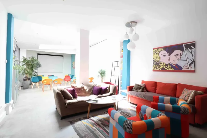 POP ART: lieu événementiel à Paris 9: Photo des locaux, adresse, horaires et tarifs pour réserver un espace de travail POP ART: lieu événementiel à Paris 9: Photo des locaux, adresse, horaires et tarifs pour réserver un espace de travail