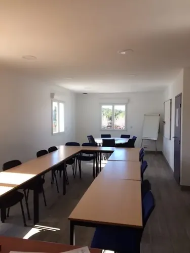 REGGAD HYPER CENTRE GARE: espace de coworking à Grenoble: Photo des locaux, adresse, horaires et tarifs pour réserver un espace de travail REGGAD HYPER CENTRE GARE: espace de coworking à Grenoble: Photo des locaux, adresse, horaires et tarifs pour réserver un espace de travail