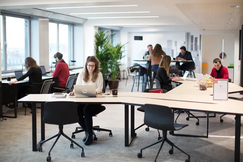 SECONDESK NEUILLY: espace de coworking à Neuilly Sur Seine: Photo des locaux, adresse, horaires et tarifs pour réserver un espace de travail SECONDESK NEUILLY: espace de coworking à Neuilly Sur Seine: Photo des locaux, adresse, horaires et tarifs pour réserver un espace de travail