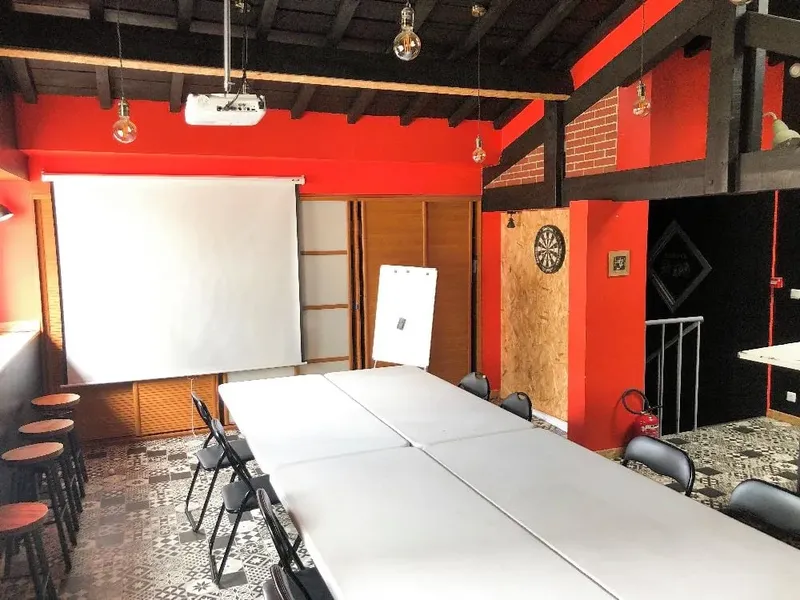 SHERLOCK BAR: espace de coworking à Bordeaux: Photo des locaux, adresse, horaires et tarifs pour réserver un espace de travail SHERLOCK BAR: espace de coworking à Bordeaux: Photo des locaux, adresse, horaires et tarifs pour réserver un espace de travail