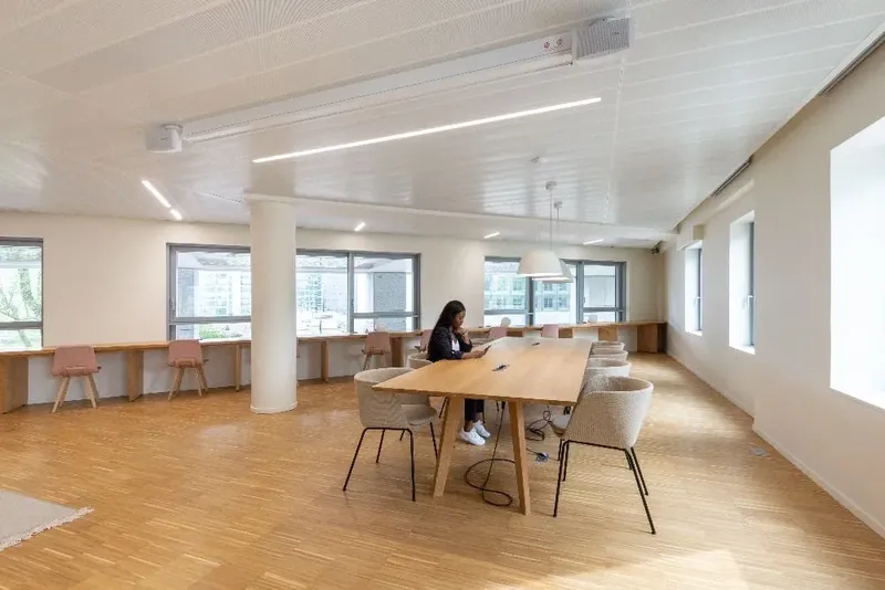 SPACESWORKS LA DEFENSE: espace de coworking à Puteaux: Photo des locaux, adresse, horaires et tarifs pour réserver un espace de travail SPACESWORKS LA DEFENSE: espace de coworking à Puteaux: Photo des locaux, adresse, horaires et tarifs pour réserver un espace de travail