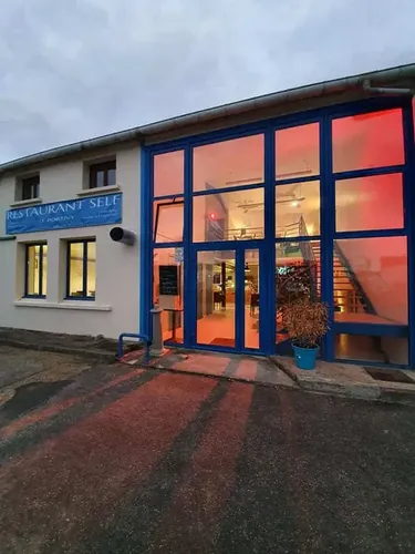 THE ROOF COWORKING: espace de coworking à La Rochelle: Photo des locaux, adresse, horaires et tarifs pour réserver un espace de travail THE ROOF COWORKING: espace de coworking à La Rochelle: Photo des locaux, adresse, horaires et tarifs pour réserver un espace de travail