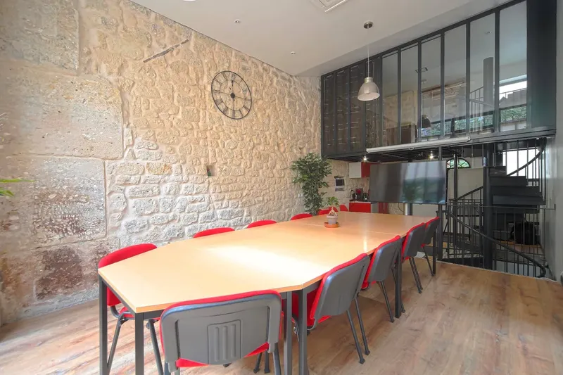 ALIGRE GARE DE LYON: espace de coworking à Paris 12: Photo des locaux, adresse, horaires et tarifs pour réserver un espace de travail ALIGRE GARE DE LYON: espace de coworking à Paris 12: Photo des locaux, adresse, horaires et tarifs pour réserver un espace de travail