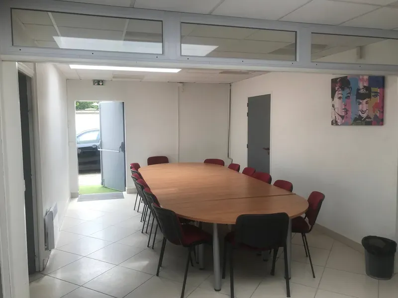 BCC COMPANY: espace de coworking à Les Pavillons Sous Bois: Photo des locaux, adresse, horaires et tarifs pour réserver un espace de travail BCC COMPANY: espace de coworking à Les Pavillons Sous Bois: Photo des locaux, adresse, horaires et tarifs pour réserver un espace de travail