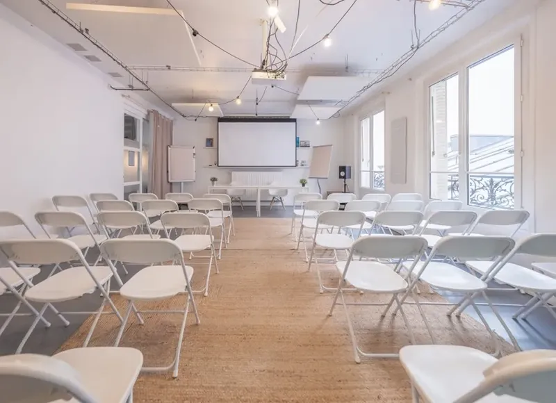 BE COWORKING PARIS JONQUIERE: espace de coworking à Paris 17: Photo des locaux, adresse, horaires et tarifs pour réserver un espace de travail BE COWORKING PARIS JONQUIERE: espace de coworking à Paris 17: Photo des locaux, adresse, horaires et tarifs pour réserver un espace de travail