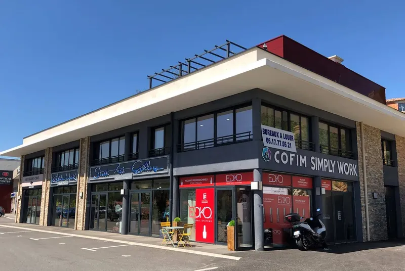 BURO CLUB SAINTE MAXIME: espace de coworking à Sainte Maxime: Photo des locaux, adresse, horaires et tarifs pour réserver un espace de travail BURO CLUB SAINTE MAXIME: espace de coworking à Sainte Maxime: Photo des locaux, adresse, horaires et tarifs pour réserver un espace de travail