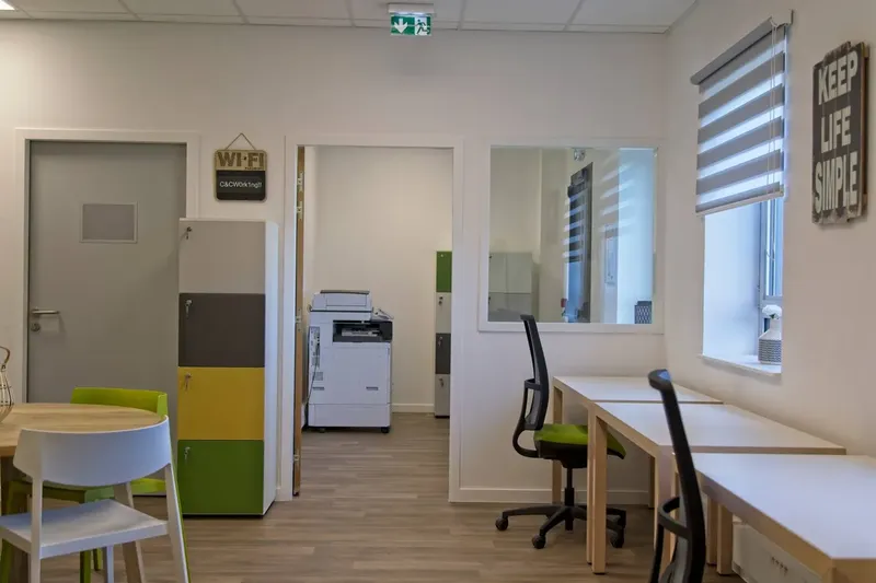 CENTRE D'AFFAIRES ONE EYE: espace de coworking à Milly La Foret: Photo des locaux, adresse, horaires et tarifs pour réserver un espace de travail