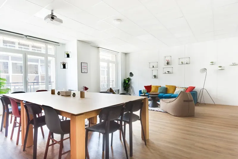 COCOON BIENFAISANCE: espace de coworking à Paris 8: Photo des locaux, adresse, horaires et tarifs pour réserver un espace de travail COCOON BIENFAISANCE: espace de coworking à Paris 8: Photo des locaux, adresse, horaires et tarifs pour réserver un espace de travail