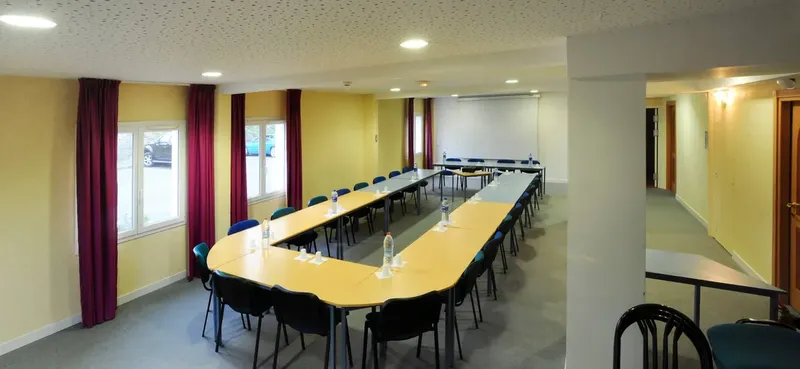 COMFORT HOTEL SAINTES: espace de coworking à Saintes: Photo des locaux, adresse, horaires et tarifs pour réserver un espace de travail