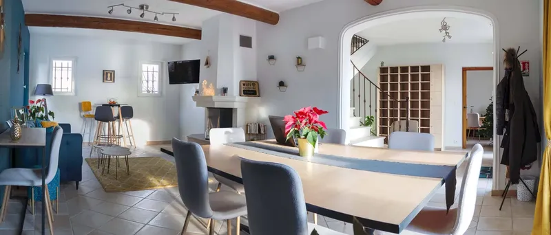 BY ADEZIO L'ISLE SUR LA SORGUE: espace de coworking à L'Isle Sur La Sorgue: Photo des locaux, adresse, horaires et tarifs pour réserver un espace de travail BY ADEZIO L'ISLE SUR LA SORGUE: espace de coworking à L'Isle Sur La Sorgue: Photo des locaux, adresse, horaires et tarifs pour réserver un espace de travail