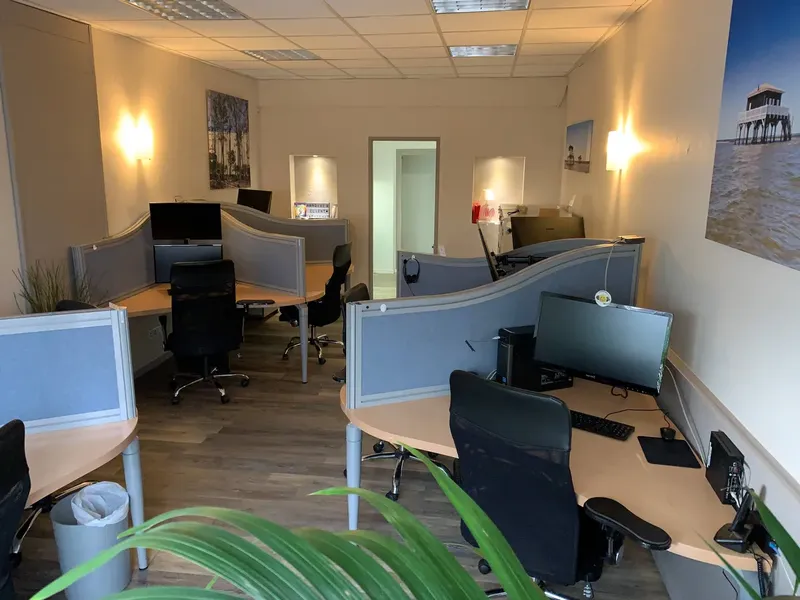 CAUWORK: espace de coworking à Bordeaux: Photo des locaux, adresse, horaires et tarifs pour réserver un espace de travail CAUWORK: espace de coworking à Bordeaux: Photo des locaux, adresse, horaires et tarifs pour réserver un espace de travail