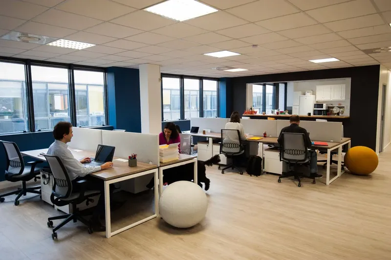 ESPACE ARISTIDE: espace de coworking à Vanves: Photo des locaux, adresse, horaires et tarifs pour réserver un espace de travail
