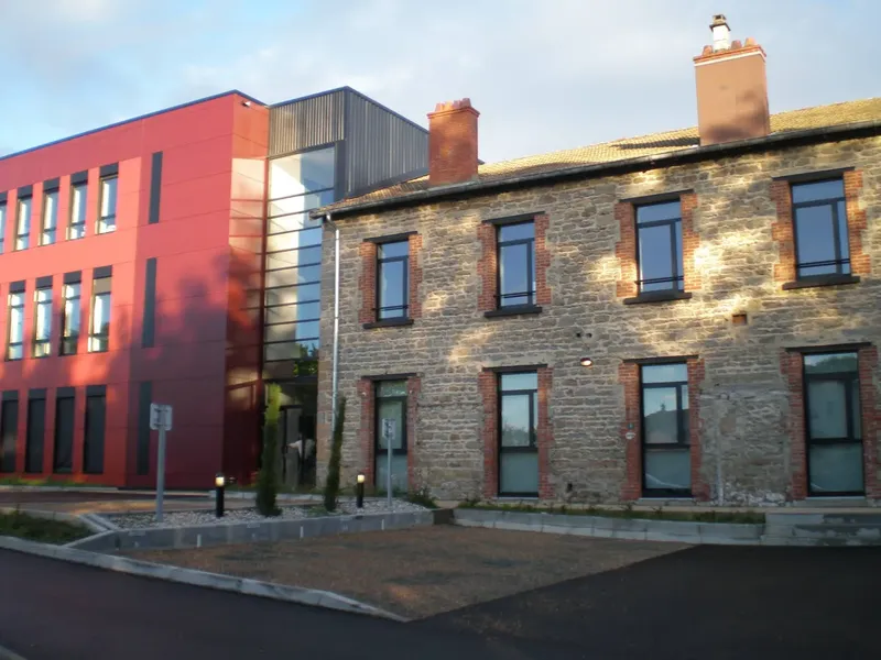 ESPACE FLORENTIN: espace de coworking à Dardilly: Photo des locaux, adresse, horaires et tarifs pour réserver un espace de travail