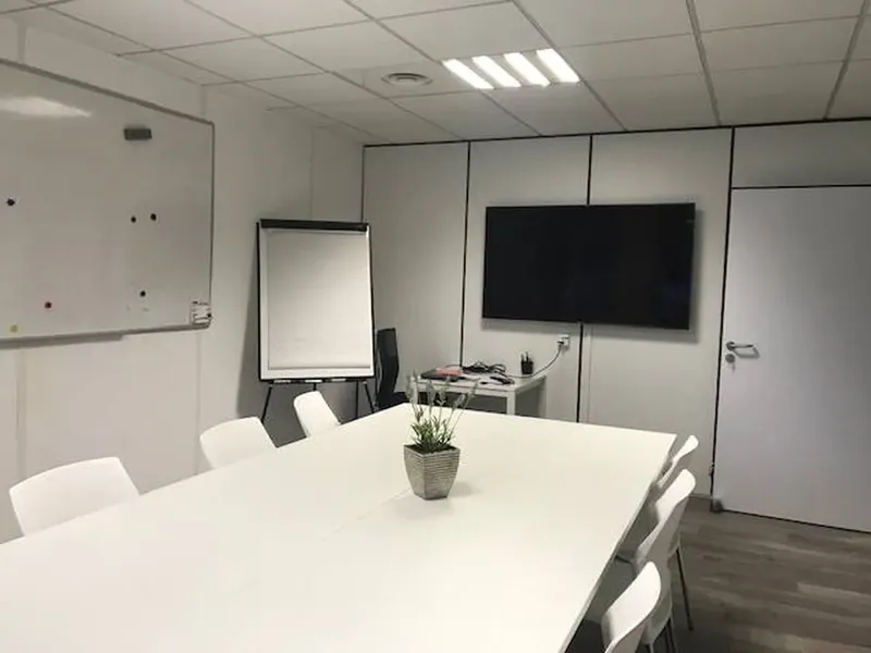 LE 144 GRENOBLE: espace de coworking à Meylan: Photo des locaux, adresse, horaires et tarifs pour réserver un espace de travail LE 144 GRENOBLE: espace de coworking à Meylan: Photo des locaux, adresse, horaires et tarifs pour réserver un espace de travail