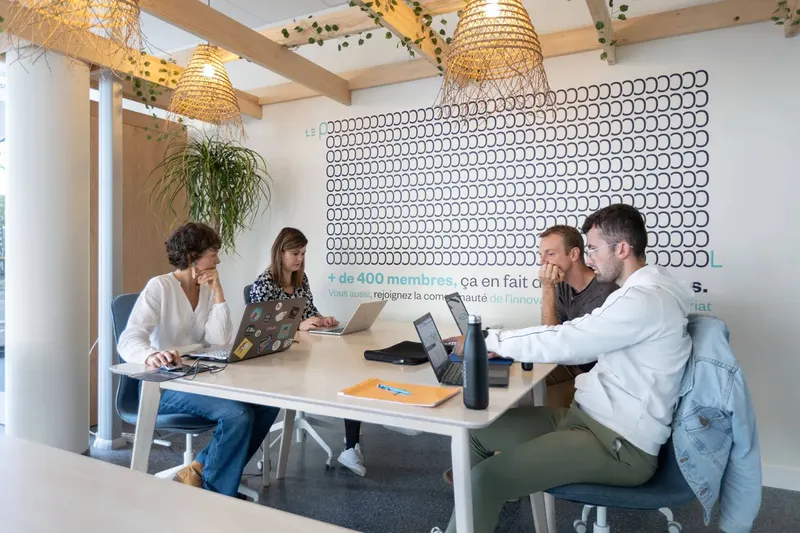 LE POOOL SAINT MALO: espace de coworking à Saint Malo: Photo des locaux, adresse, horaires et tarifs pour réserver un espace de travail