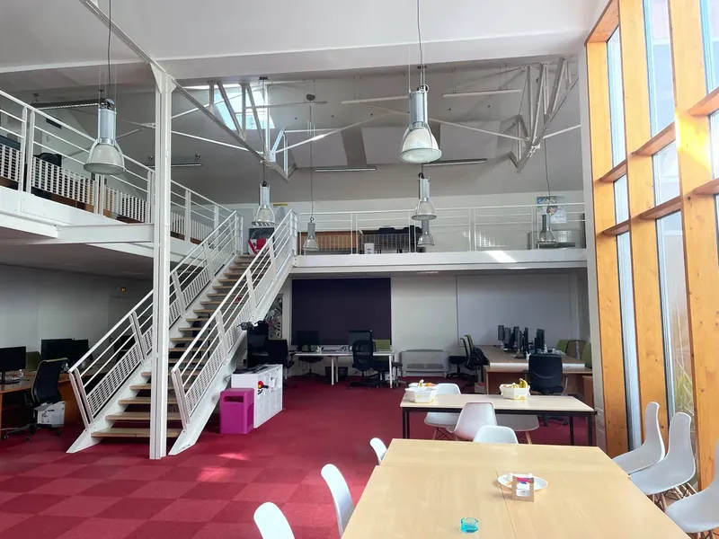 LYON 3 MONTCHAT: espace de coworking à Lyon 3: Photo des locaux, adresse, horaires et tarifs pour réserver un espace de travail LYON 3 MONTCHAT: espace de coworking à Lyon 3: Photo des locaux, adresse, horaires et tarifs pour réserver un espace de travail