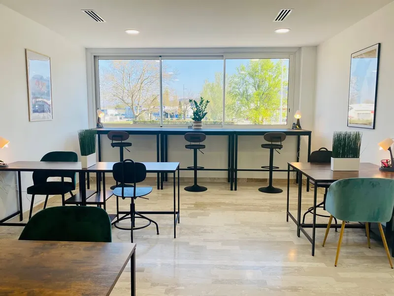 CROZES OFFICE: espace de coworking à Loriol Sur Drome: Photo des locaux, adresse, horaires et tarifs pour réserver un espace de travail