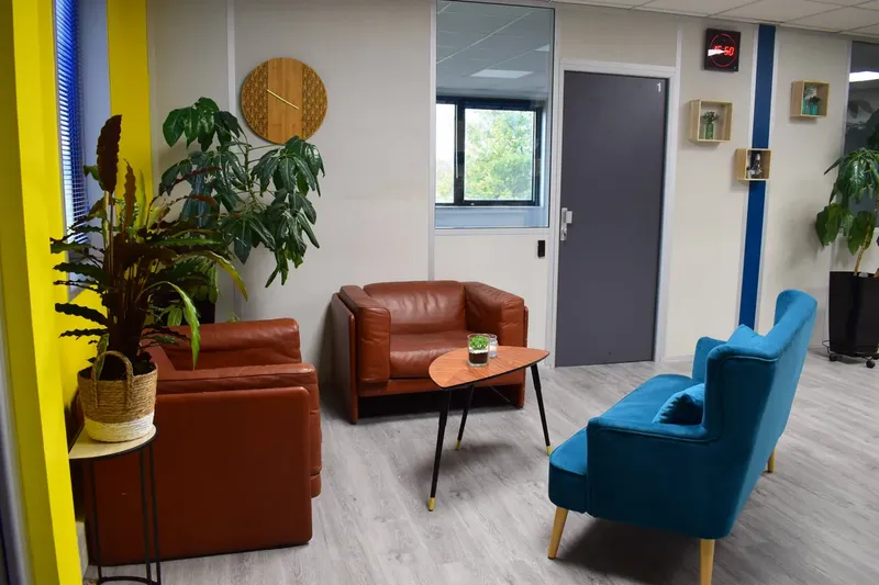 DAMIEN DOMICILIATION: espace de coworking à Coignières: Photo des locaux, adresse, horaires et tarifs pour réserver un espace de travail DAMIEN DOMICILIATION: espace de coworking à Coignières: Photo des locaux, adresse, horaires et tarifs pour réserver un espace de travail